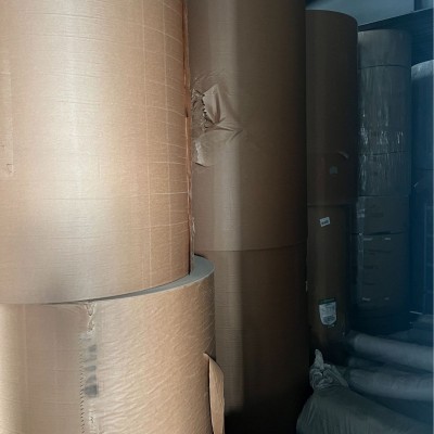 80-270克，60-240厘米进口原浆牛皮纸可用于工厂包装服装裁剪。图4