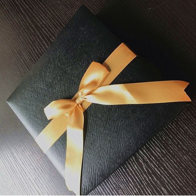 再生纸325克白色卡纸 欧洲再生色卡 耐折环压强 纹路清晰图4