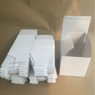2mm长方形白瓦楞纸盒现货三层加厚正方型加厚包装盒图3