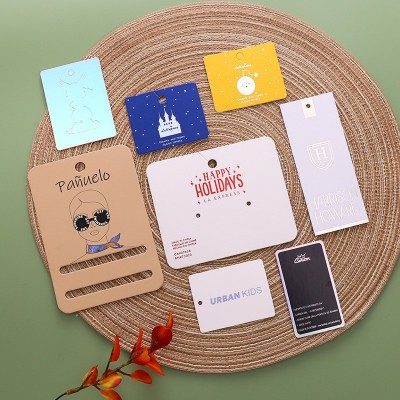 纸类标签价格牌 男女服装吊牌衣服商标通用加厚挂牌女装卡片设计图3