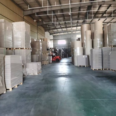 厂家直供 双面白卡纸服装衬纸 叠衣服纸板衬衣包装纸硬t恤纸板图5