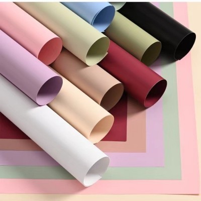 新潮纸加厚8.5丝哑光膜鲜花包装纸纯色加厚防水花店花束包花纸图2