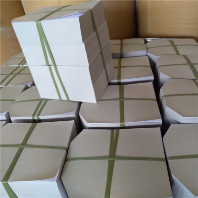 直供白卡纸铜板纸灰卡纸衣服衬垫礼盒纸板吊牌包装特种纸图2