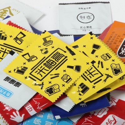 厂家批发湿巾定制 套套恶搞现货湿巾定做餐饮外卖创意湿纸巾图2