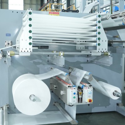 全自动全伺服成人纸尿裤设备高速生产线 厂家直销成人拉拉裤机器图2