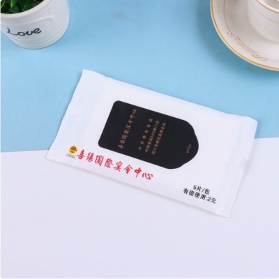 酒店宾馆一次性现货湿巾湿毛巾 独立包装餐饮消毒擦手小方巾 可印图2