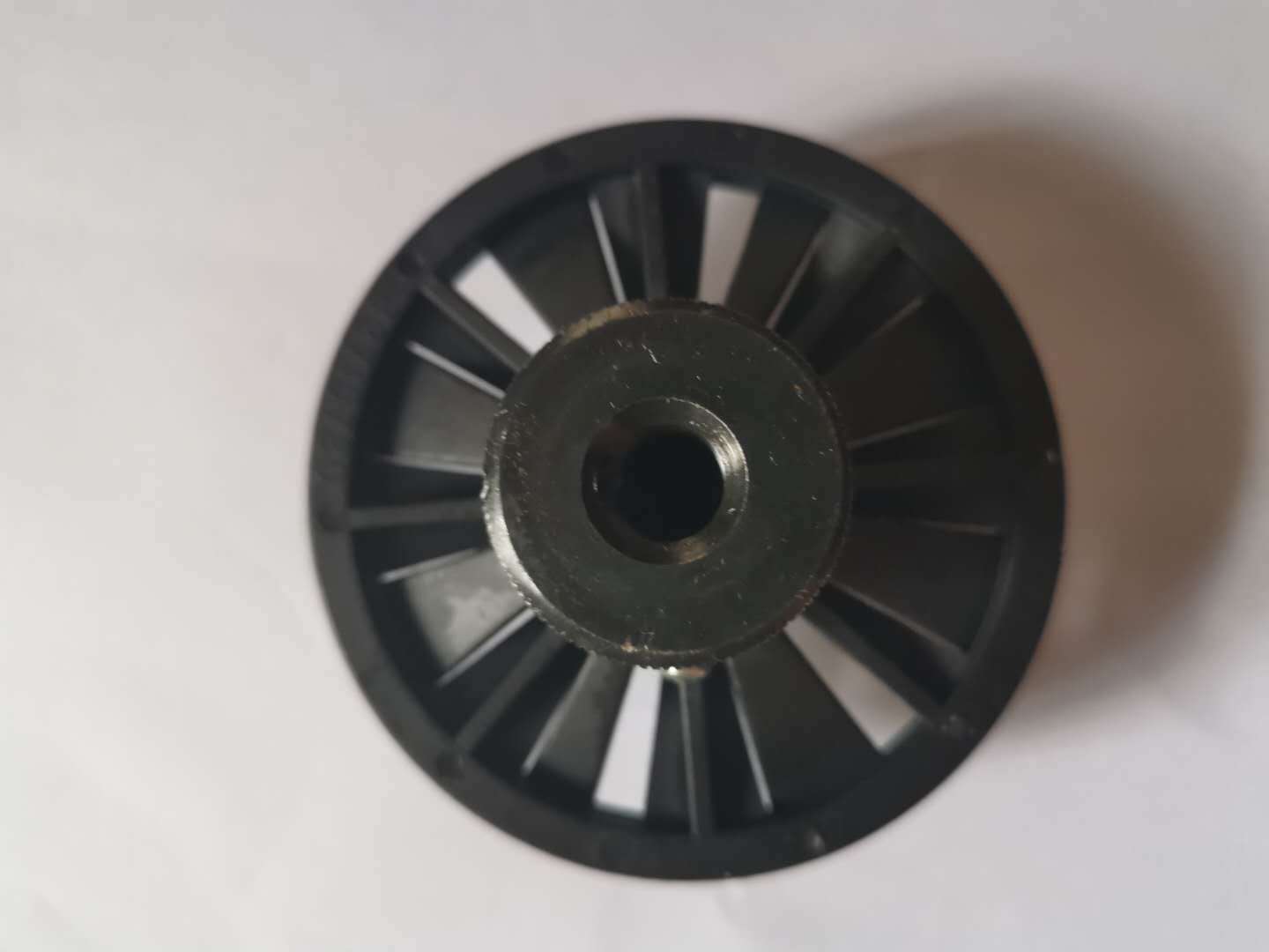 万利达锁边伞轮1