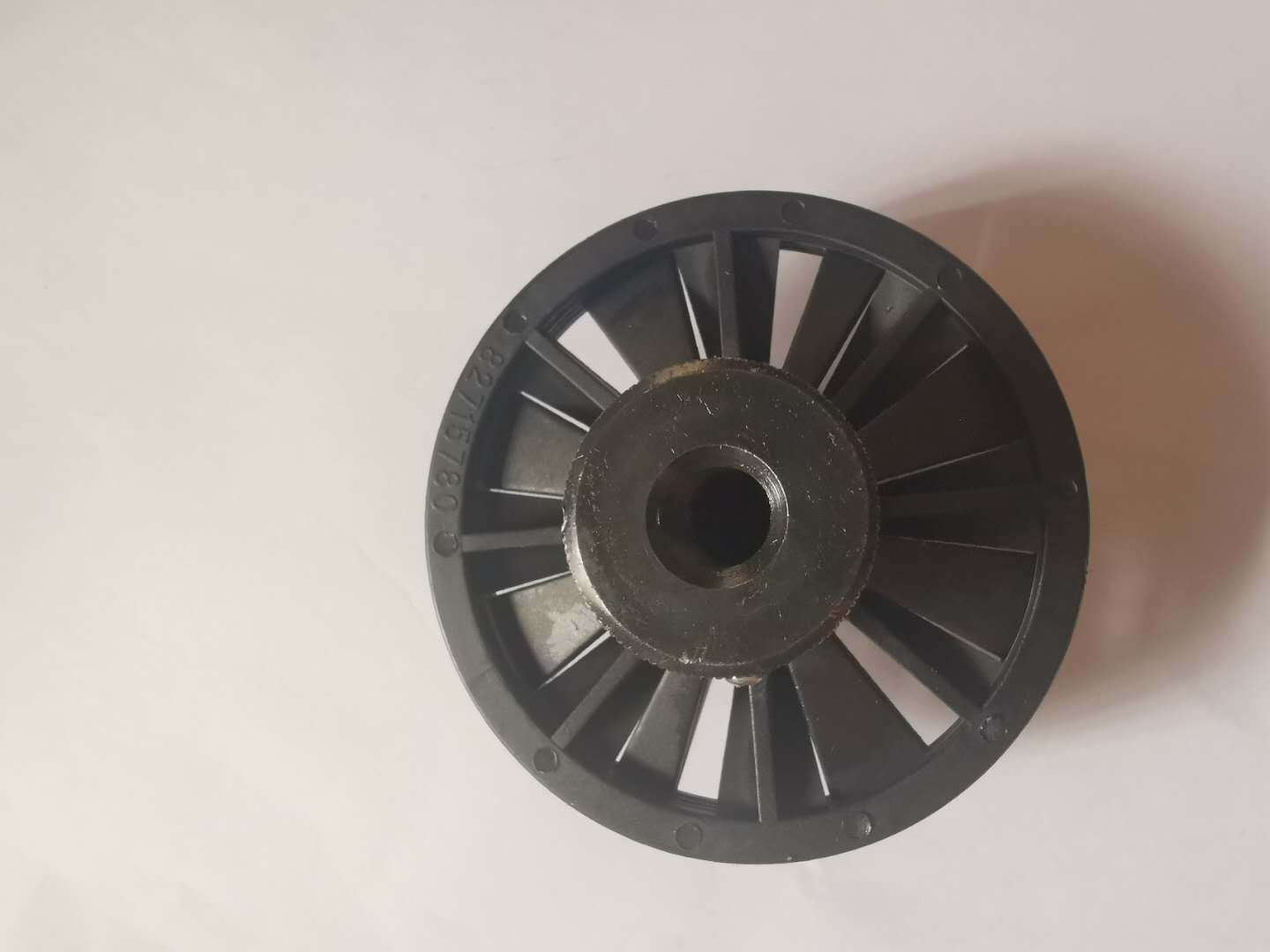 万利达锁边伞轮3