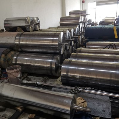 厂家生产覆膜机开槽机各类辊筒原料铁质各种硬度任意定制性能好