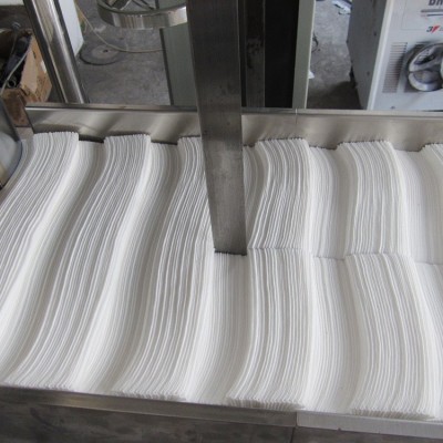 供应全自动折叠机 一次性干巾折叠机 压花折叠机 工业折叠机