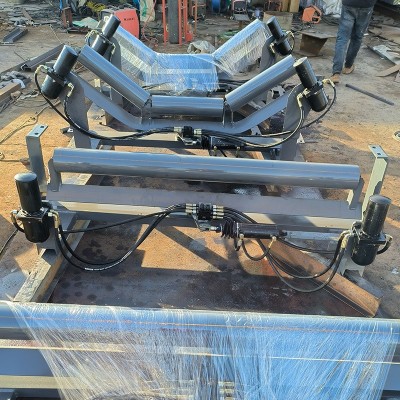 厂家调偏液压输送机支架双向液压调心托辊支架组下液压调心支架图4