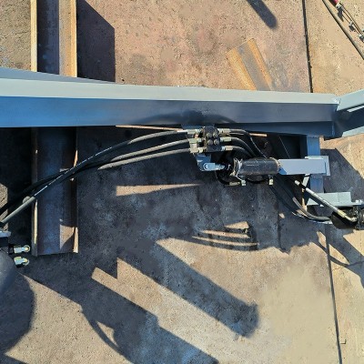 厂家调偏液压输送机支架双向液压调心托辊支架组下液压调心支架图3