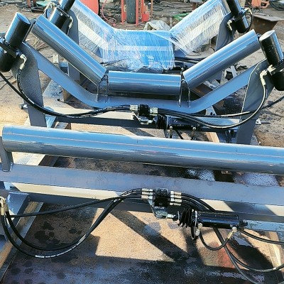 厂家调偏液压输送机支架双向液压调心托辊支架组下液压调心支架图5