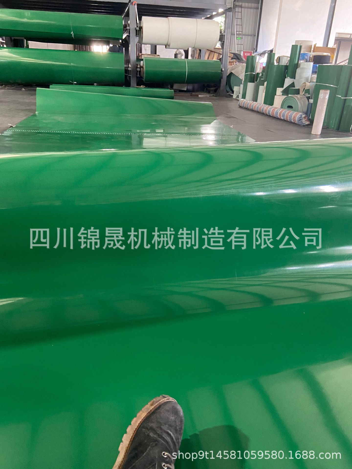 绿色输送带.jpg