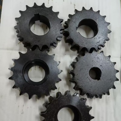 移载机链轮，双排17齿主动轮，从动轮内孔17内孔20，皮带线铝轮现图4